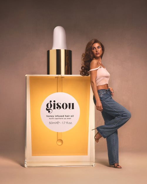 Honey-powered beauty van Gisou