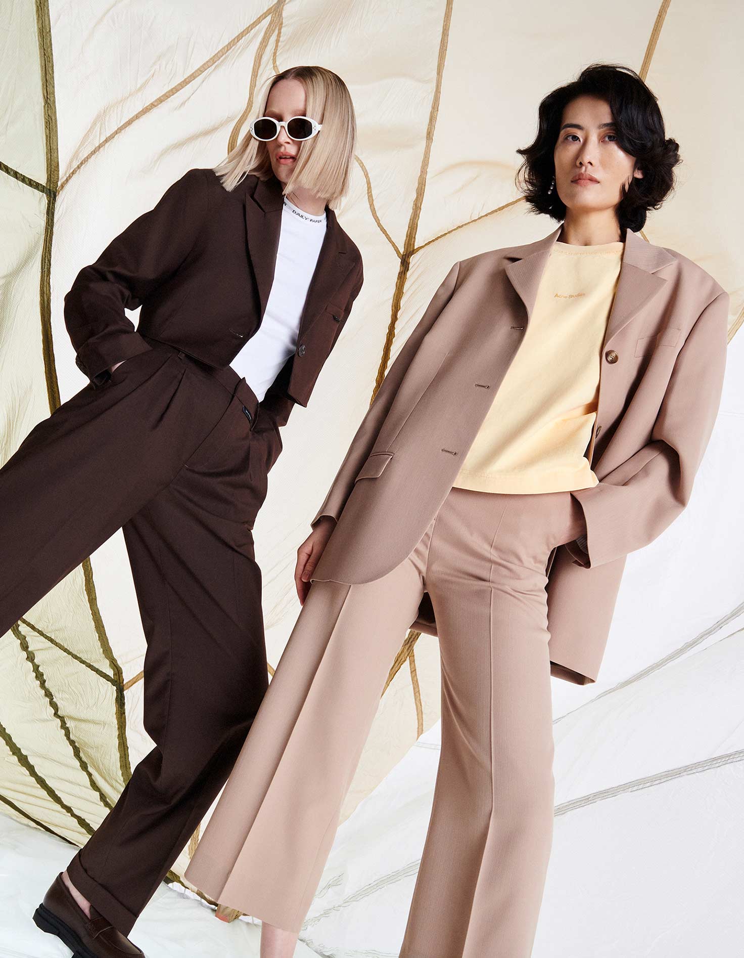 bruin en beige damespakken