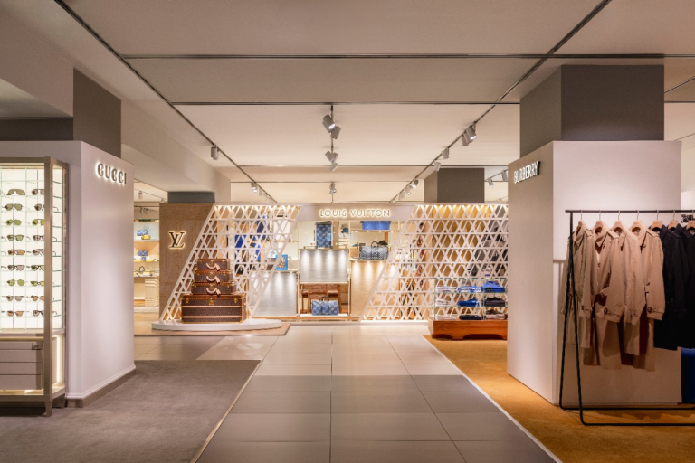 De Bijenkorf Amsterdam viert vernieuwing afdeling herenmode in stijl